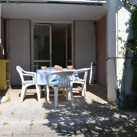 Cosy Avec Terrasse A 100m De La - 4 Couchages, Parking, Animaux Acceptes - Fr-1-251-572 Le Lavandou