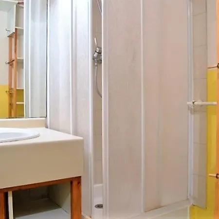 Cosy Avec Terrasse à 100m De La - 4 Couchages, Parking, Animaux Acceptés - Fr-1-251-572 * Le Lavandou