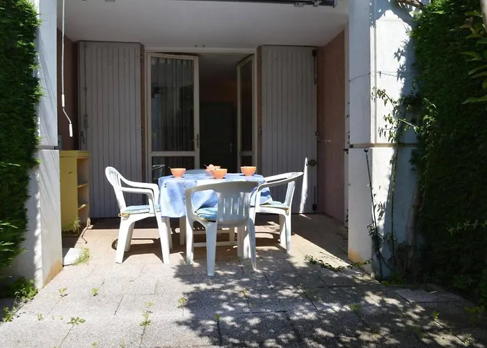 Cosy Avec Terrasse A 100m De La - 4 Couchages, Parking, Animaux Acceptes - Fr-1-251-572 Le Lavandou