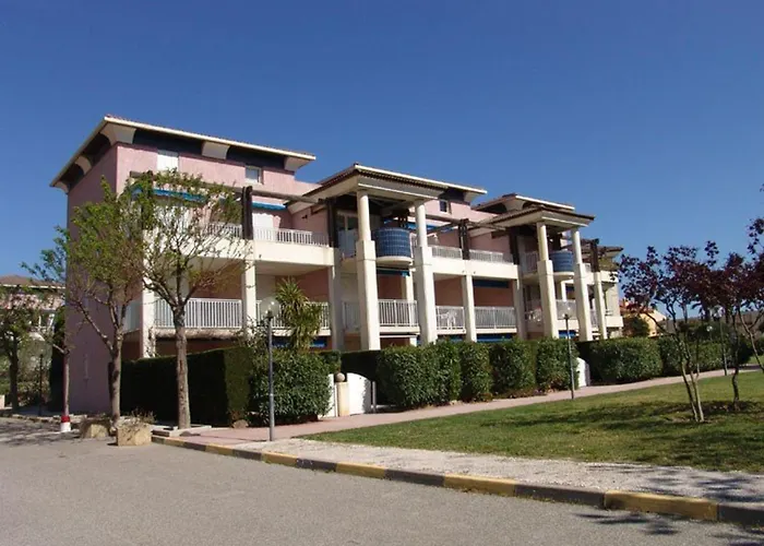 Cosy Avec Terrasse A 100m De La - 4 Couchages, Parking, Animaux Acceptes - Fr-1-251-572 *